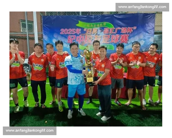 绿茵聚校友 热血续情怀！2025 纪中足球赛激战正酣